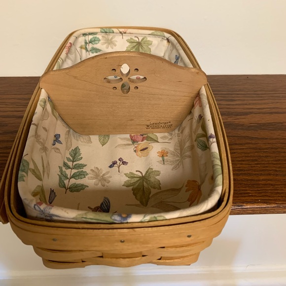 Longaberger oblong fabric lined 15 x8 basket - Picture 1 of 9